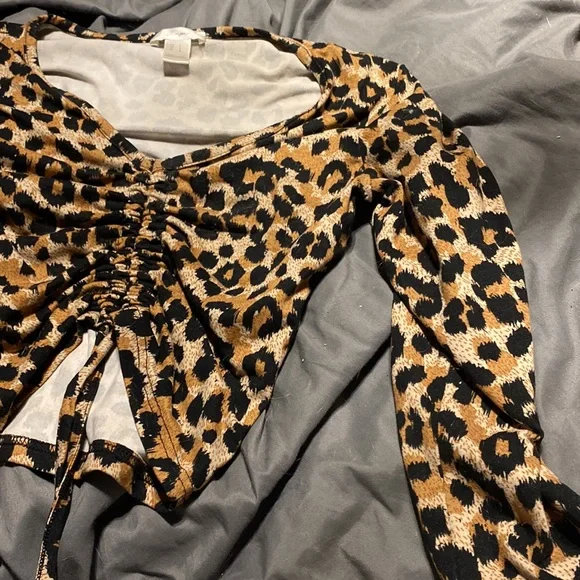Large leopard runched top - Picture 2 of 3